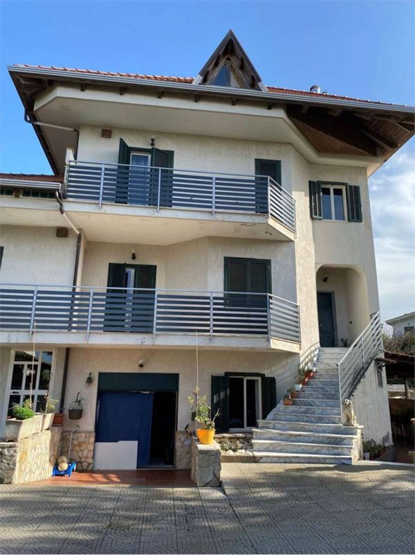 casa indipendente in vendita a Giugliano in Campania