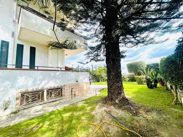 casa indipendente in vendita a Giugliano in Campania in zona Lago Patria