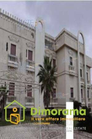 negozio in vendita a Giugliano in Campania in zona Licola