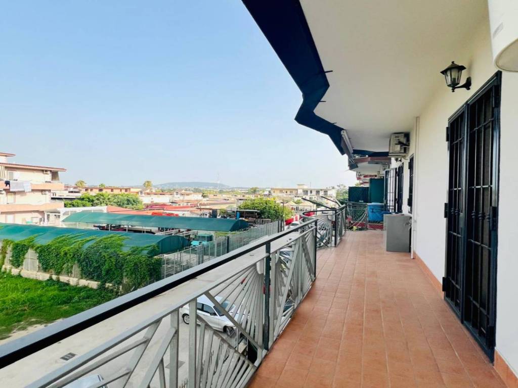 appartamento in vendita a Giugliano in Campania in zona Varcaturo