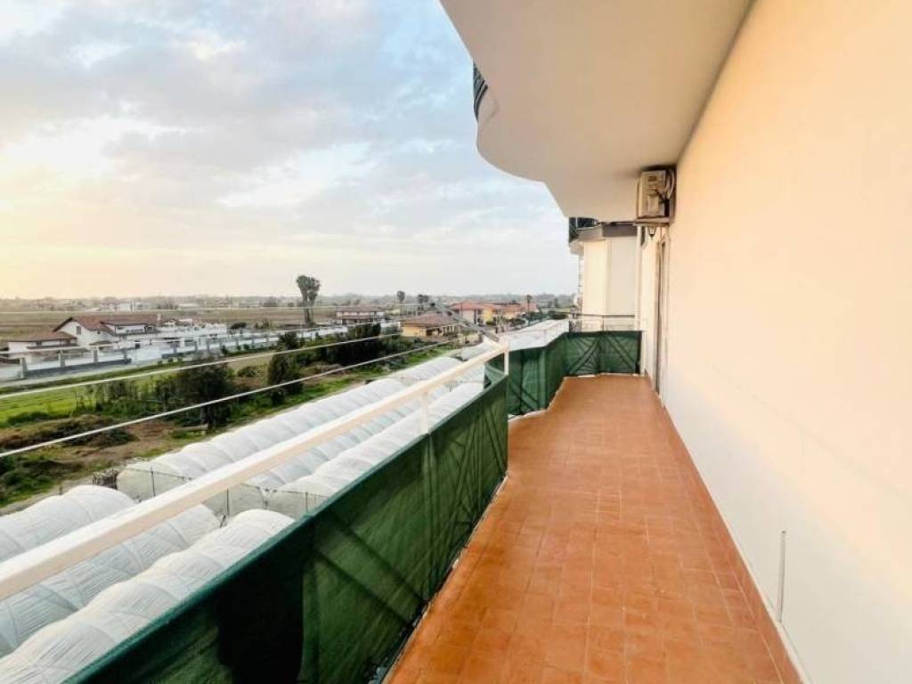 appartamento in vendita a Giugliano in Campania in zona Varcaturo