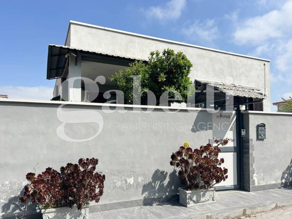casa indipendente in vendita a Giugliano in Campania in zona Lago Patria