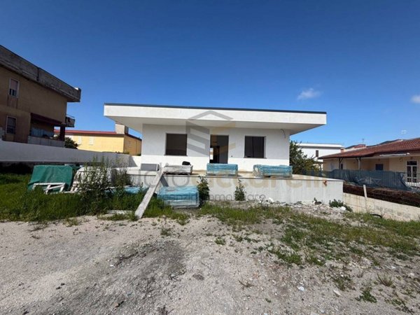casa indipendente in vendita a Giugliano in Campania in zona Lago Patria