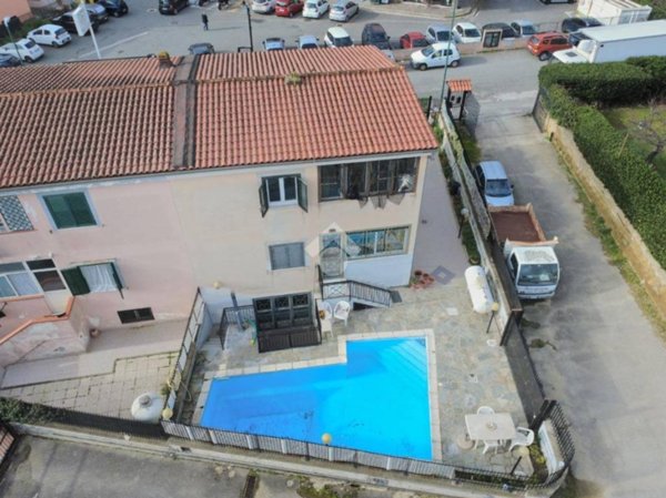 casa indipendente in vendita a Giugliano in Campania