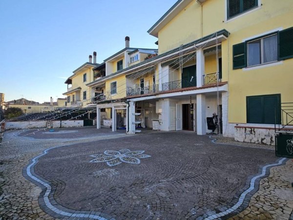 casa indipendente in vendita a Giugliano in Campania