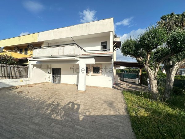 casa indipendente in vendita a Giugliano in Campania in zona Lago Patria