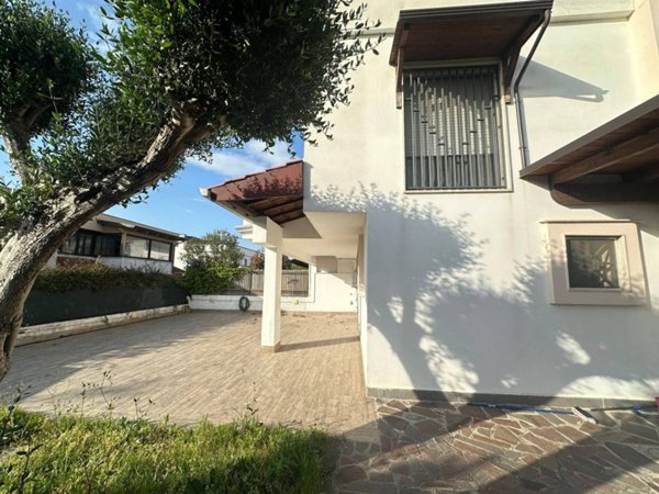 casa indipendente in vendita a Giugliano in Campania in zona Lago Patria