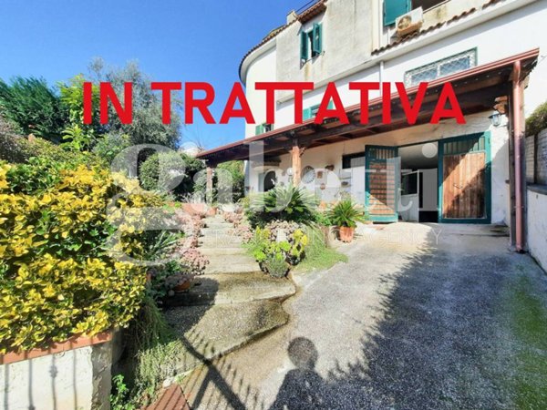 casa indipendente in vendita a Giugliano in Campania