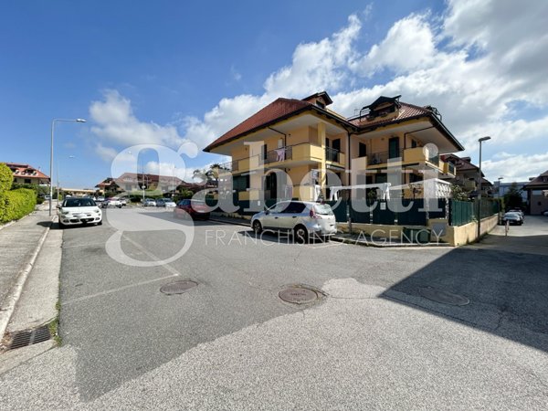 appartamento in vendita a Giugliano in Campania in zona Lago Patria