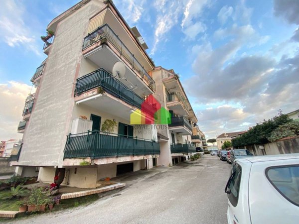 intera palazzina in vendita a Giugliano in Campania