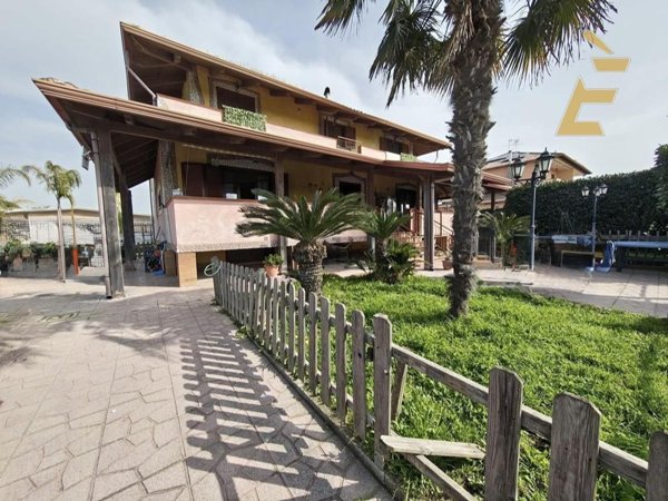 appartamento in vendita a Giugliano in Campania in zona Varcaturo