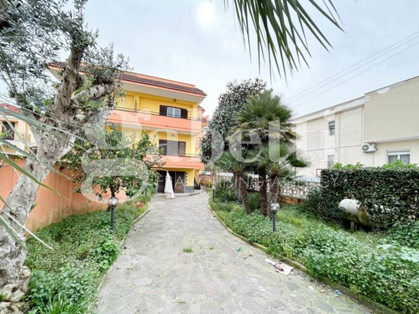casa indipendente in vendita a Giugliano in Campania