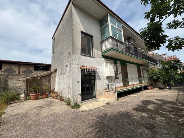 intera palazzina in vendita a Giugliano in Campania