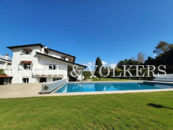casa indipendente in vendita a Giugliano in Campania in zona Varcaturo