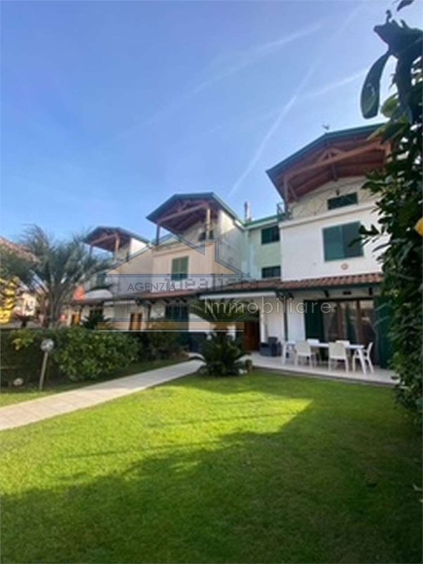 casa indipendente in vendita a Giugliano in Campania