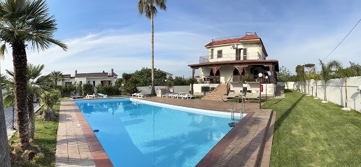 casa indipendente in vendita a Giugliano in Campania in zona Licola