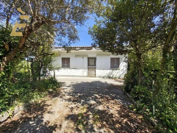 casa indipendente in vendita a Giugliano in Campania in zona Varcaturo