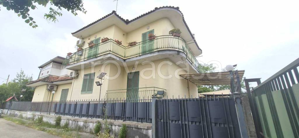 casa indipendente in vendita a Giugliano in Campania