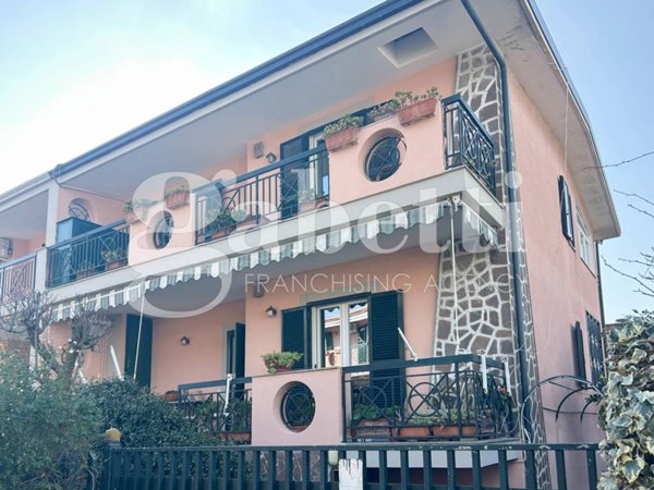 casa indipendente in vendita a Giugliano in Campania