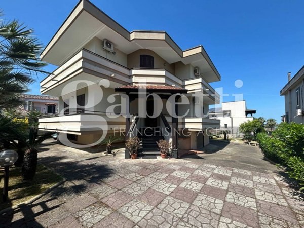 casa indipendente in vendita a Giugliano in Campania