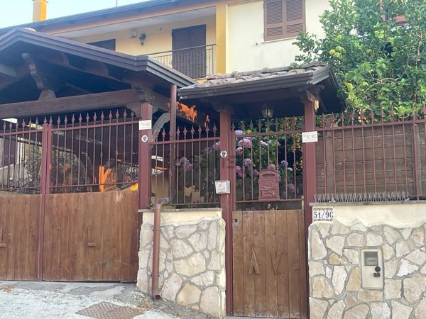 casa indipendente in vendita a Giugliano in Campania