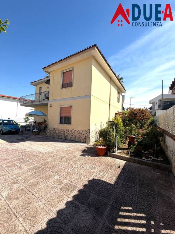 casa indipendente in vendita a Giugliano in Campania in zona Lago Patria
