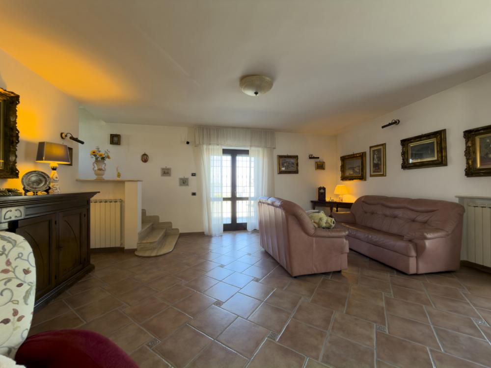 casa indipendente in vendita a Giugliano in Campania in zona Lago Patria