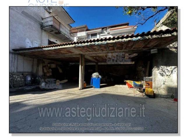 locale commerciale in vendita a Giugliano in Campania