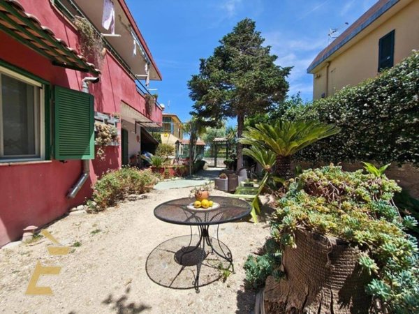 casa indipendente in vendita a Giugliano in Campania