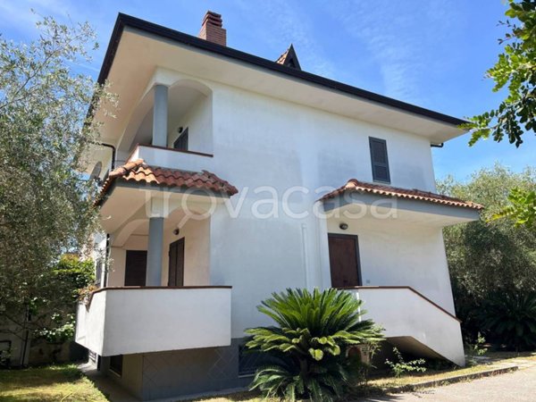casa indipendente in vendita a Giugliano in Campania in zona Lago Patria