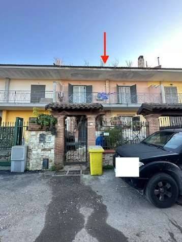 casa indipendente in vendita a Giugliano in Campania in zona Varcaturo