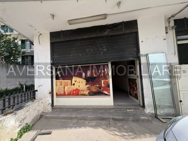 negozio in vendita a Giugliano in Campania
