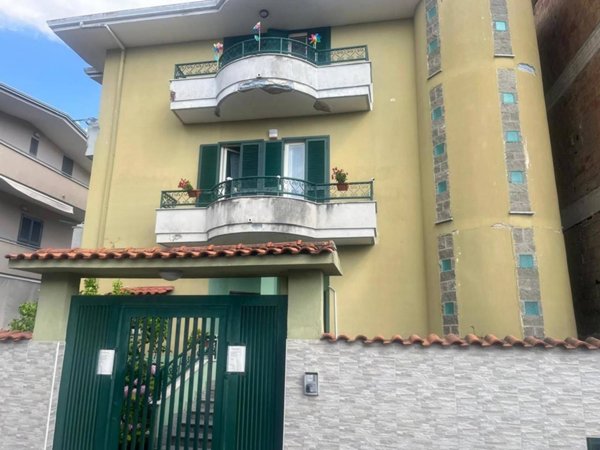 casa indipendente in vendita a Giugliano in Campania