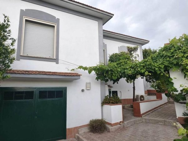 casa indipendente in vendita a Giugliano in Campania in zona Lago Patria