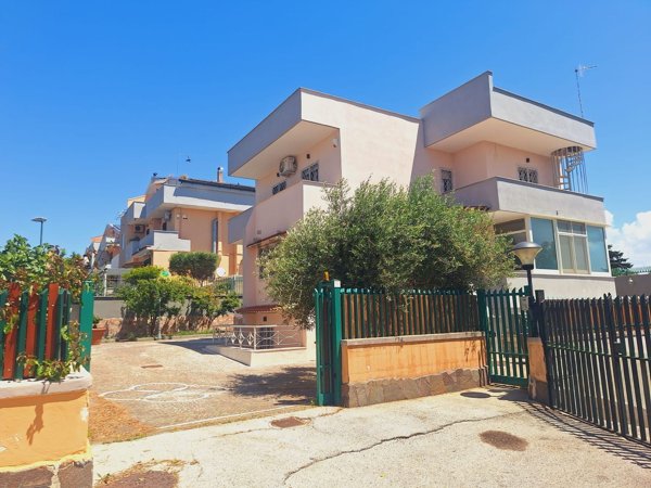 casa indipendente in vendita a Giugliano in Campania in zona Lago Patria