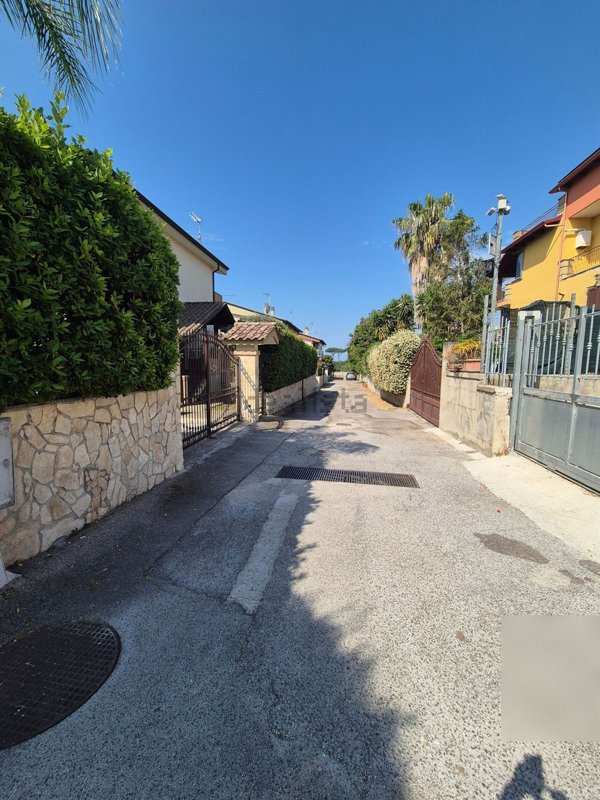 casa indipendente in vendita a Giugliano in Campania in zona Licola