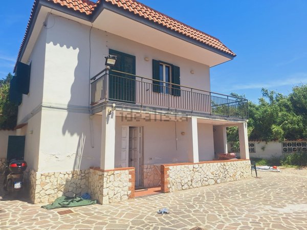 casa indipendente in vendita a Giugliano in Campania in zona Lago Patria