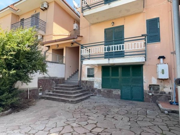 casa indipendente in vendita a Giugliano in Campania in zona Licola