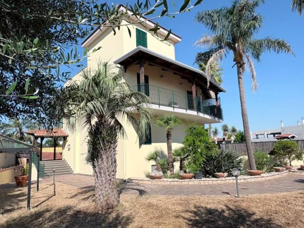 casa indipendente in vendita a Giugliano in Campania
