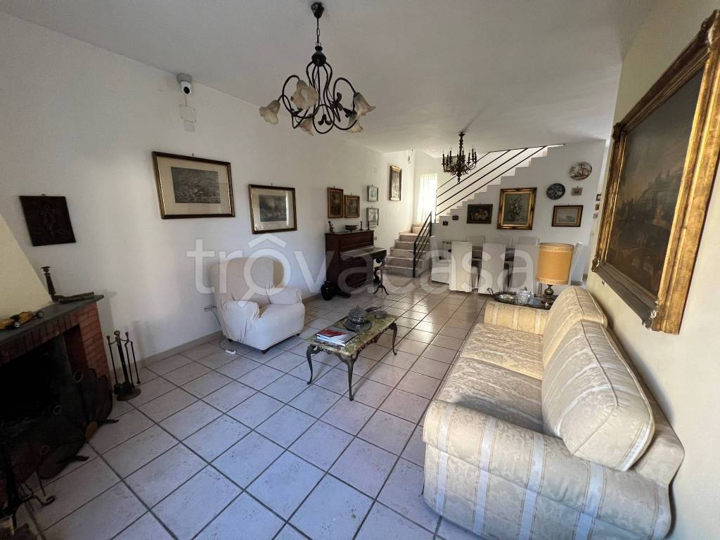 casa indipendente in vendita a Giugliano in Campania in zona Lago Patria