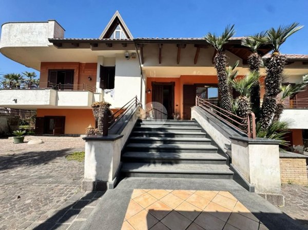 casa indipendente in vendita a Giugliano in Campania