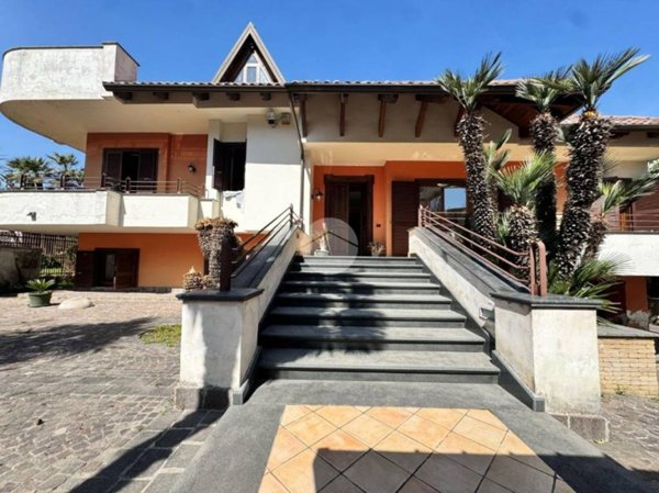 casa indipendente in vendita a Giugliano in Campania