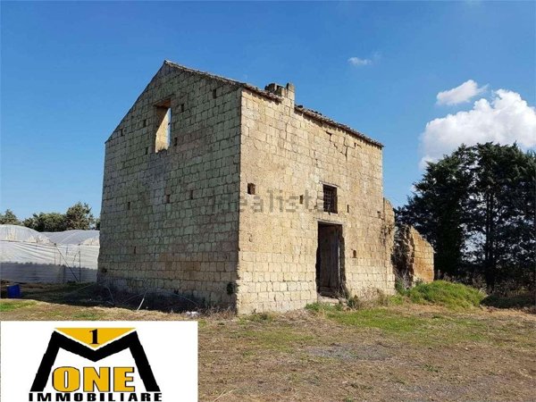 esavano in vendita a Giugliano in Campania in zona Varcaturo