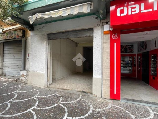 negozio in vendita a Giugliano in Campania