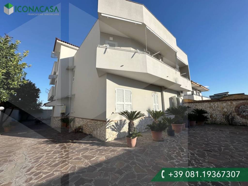 casa indipendente in vendita a Giugliano in Campania