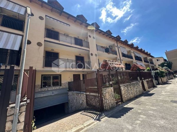 casa indipendente in vendita a Giugliano in Campania