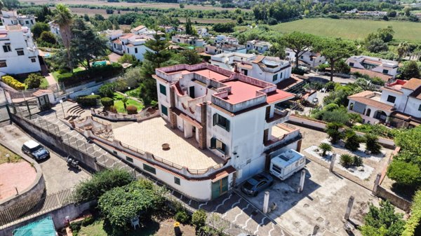 casa indipendente in vendita a Giugliano in Campania