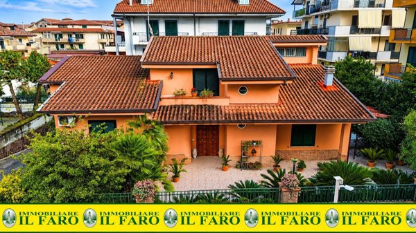 casa indipendente in vendita a Giugliano in Campania
