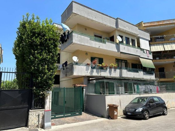 intera palazzina in vendita a Giugliano in Campania