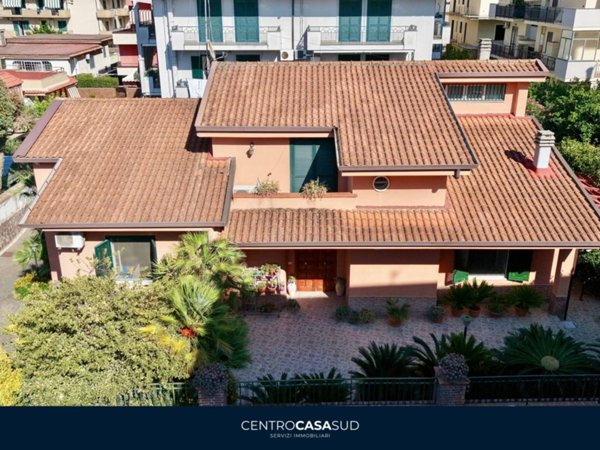 casa indipendente in vendita a Giugliano in Campania